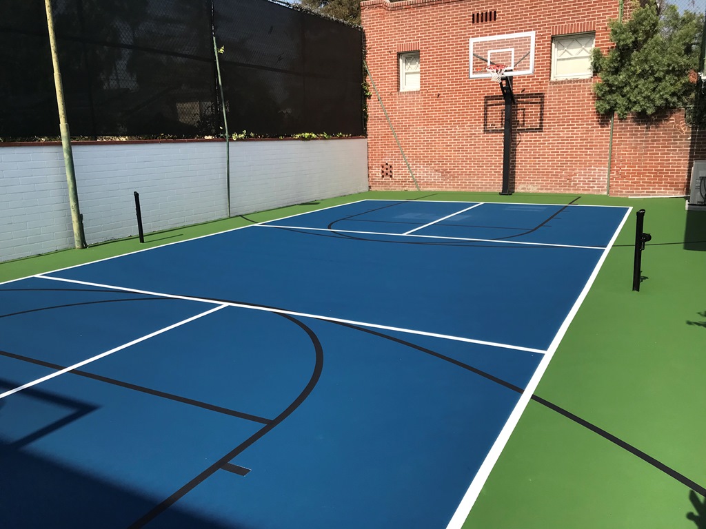 Nâng cấp sân bóng rổ - pickleball với 3 lớp sơn có 10% Hạt cao su USA DECOTURF trên nền nhựa